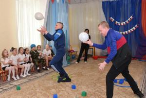 Развлечение для детей и родителей подготовительных к школе групп Развлечение для детей и родителей подготовительных к школе групп.